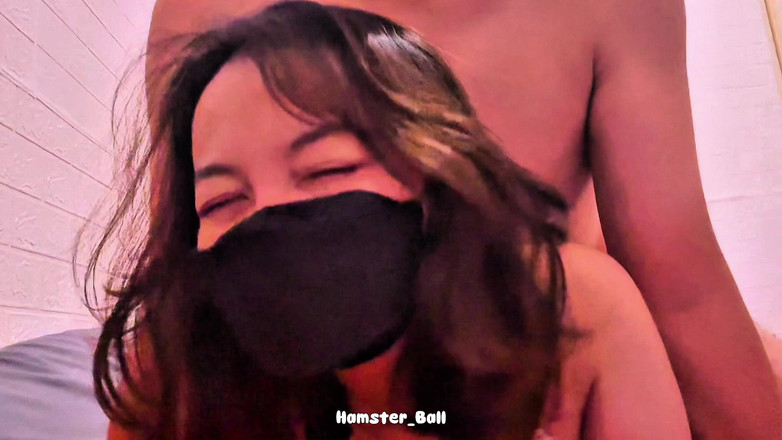 Hamster_Ball: Tinderの彼氏に後背位されながらのマレーシア人女の子のうめき声