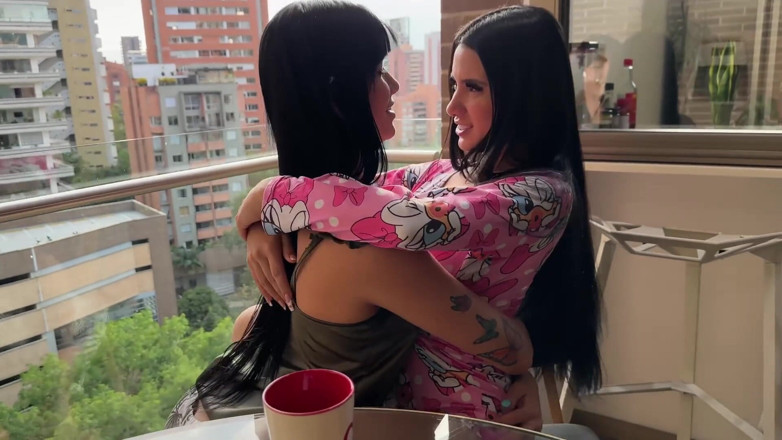 Ambar Prada: 叶妮弗·查孔和安巴尔·普拉达的双重女同性恋邂逅，剪刀，阴部食物