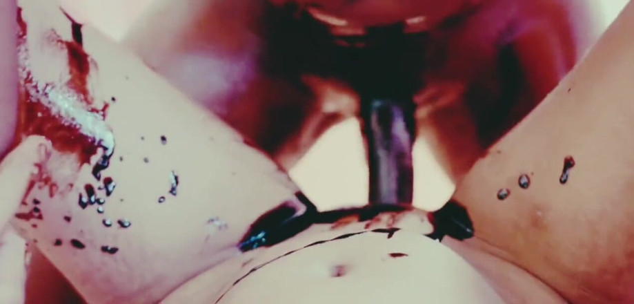 HOTKAMASUTRA: Aniket baise Sanjana avec du chocolat et se doigte la...