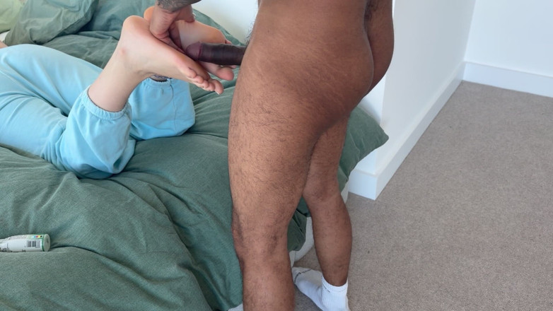 ScarletXoXo: White Slut Uses Her Stinky Soft Soles to Milk Black...