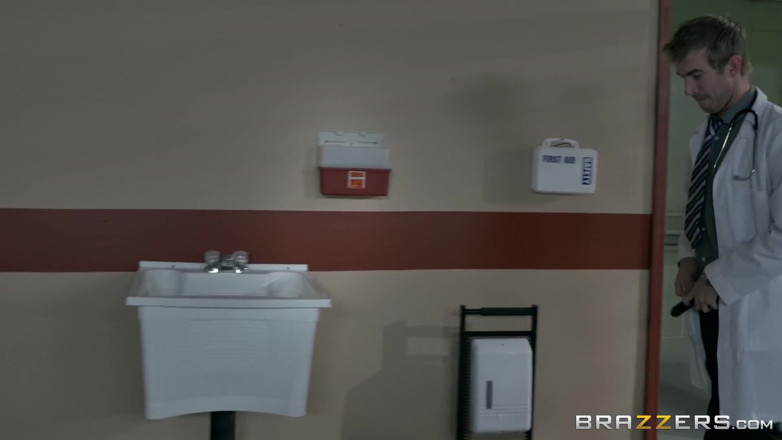 BRAZZERS: Brazzers - danny D को भयंकर ariella ferrera के सुपर हॉट शरीर का विरोध करना मुश्किल लगता है