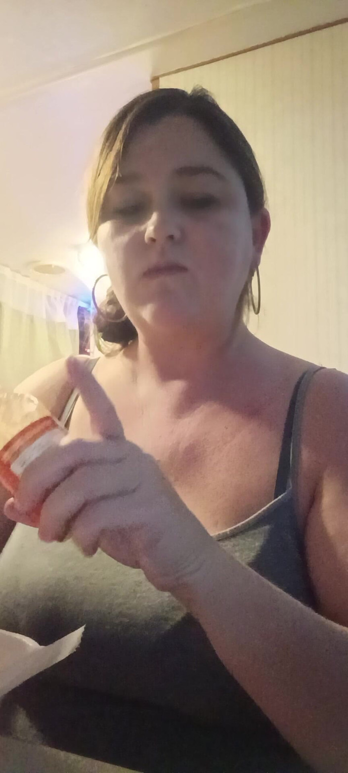 GoddessKristy00: देवी पिज्जा खा रही है