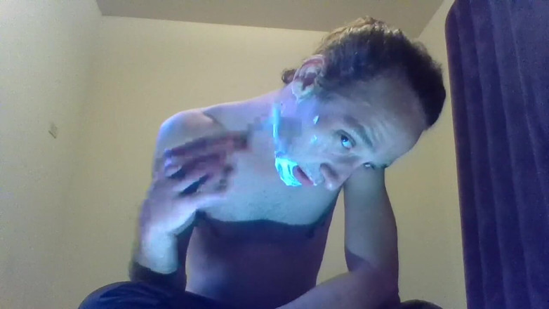LilTaste: Transgirl Shaving Her Face