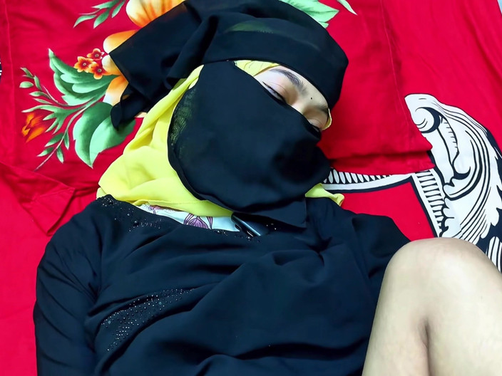 Riya Chowdhury: Médico fodido duro com sua paciente sexy e se sentindo...