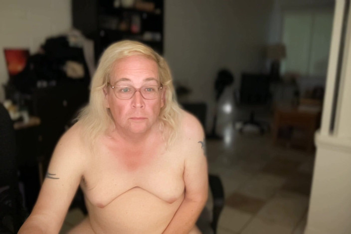 Silverbanger 3: Tiffany trans MILf solo wichsen