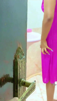 Aku ngentot ibu tiriku yang madu di kamar mandi dan ketemu sama ibu tiriku dan kami ngentot sambil bugil