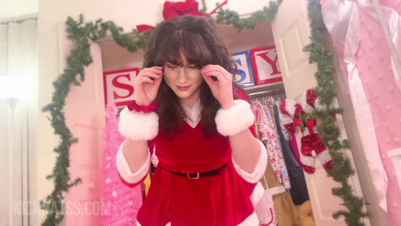 Natalie Napoli: トランスの継母がクリスマスのシシー集団交渉を準備する