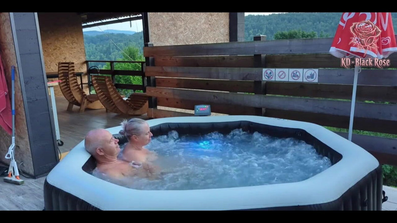 Kd Black Rose: Playtime in the Jacuzzi Relaxing Love in the Jacuzzi