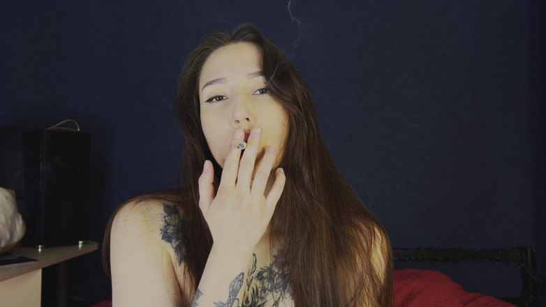 JessLux: Zigarette nach dem sex