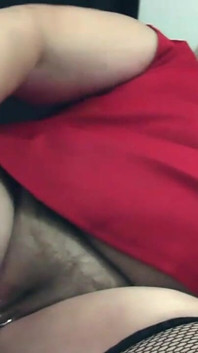Lexie tem um grande vibrador na buceta peluda