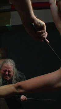 BDSM ผู้หญิงเงี่ยนกับเทียนไข ของเล่นหี และเล่นรูตูด