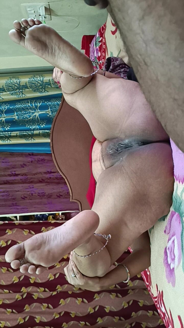 Decent couples: Desi Beautiful Telugu Stepmother Feelings in the House