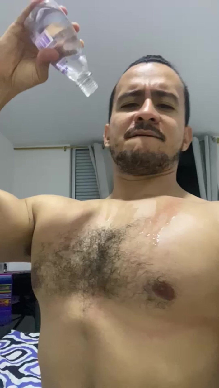 Christian_colombian: Une grande adoration musculaire d’un Latino super excité