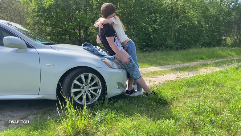 Dvabitch: Amateur teen got fucked outdoors