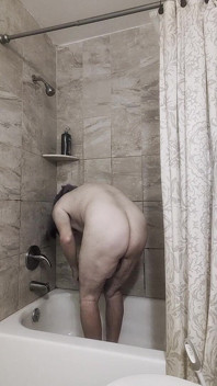Biggbutt2xl.info Biggbutt2xl Potty and Shower Time October 2025