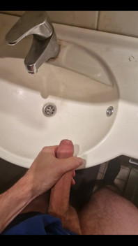 Wake up at Friend's House, Hungover. What Else You Gonna Do Than Cum? ‍