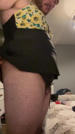 Shaun Cbt: Escravidão de pau e bola com crossdress em traje de...