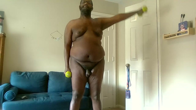 bigblacktxchub: 裸のゲイのワークアウト