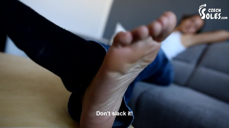 Czech Soles - foot fetish content: Jesteś leniwy! Teraz będziesz czcić moje stopy!