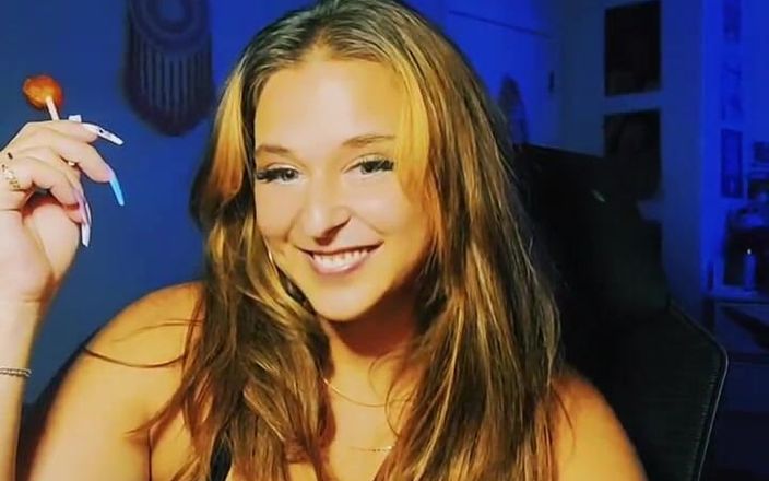 Alli Anderson: Tiktok canlı lolipop yiyor