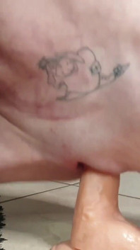 Piccola troia scopa dildo profonda posizione di divisione laterale