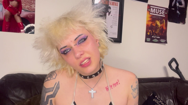 Glitterqueen1999: Comiendo a mi pervertido padrastro 