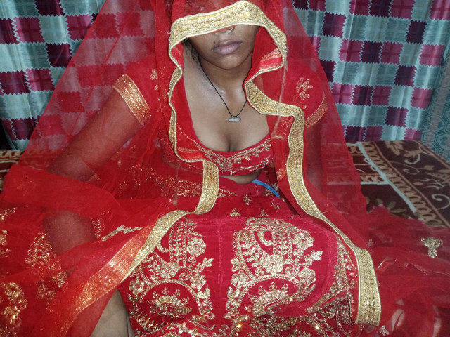 Indian Newly Married Suhagrat Roamantic Sex Video (Laxmdevi)