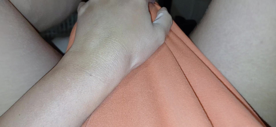 Lesbian-candys: Fotto la mia vicina in bocca sotto la mia maglietta