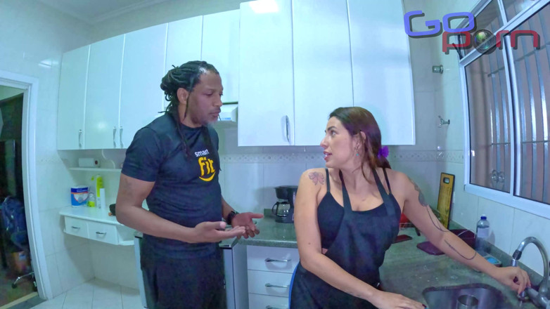 Go Porn: Maid Tries to Please the American and Fucks Him Hot...