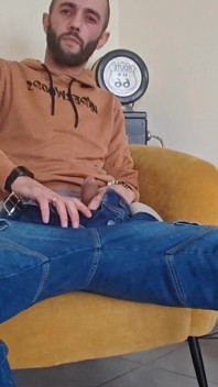 I Play with My Big Dick, Slap, Handjob and Cumshot Clarabitch