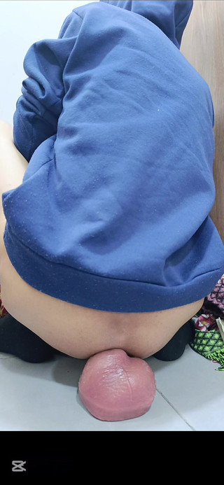 Anders: 내 인플레이터블 딜도는 내 엉덩이에 친절해