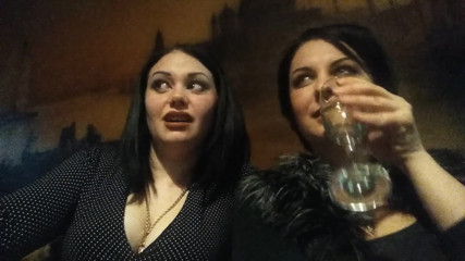 Goddess Misha Goldy: Reden und rauchen, Nutte und Zigaretten im club
