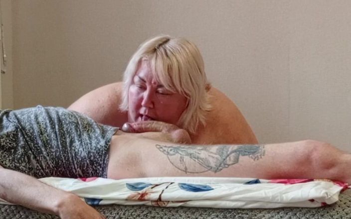 Zona901: Stiefmoeder slikt pik diep en slikt sperma