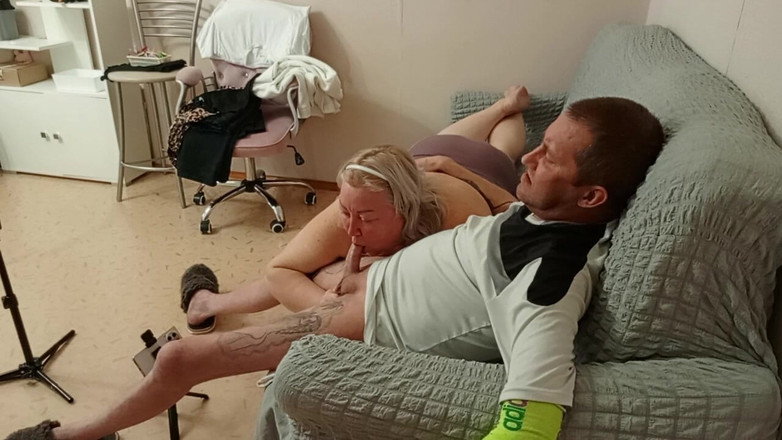 Zona901: Tetangga telan sperma setelah nyepong kontol dengan lembut