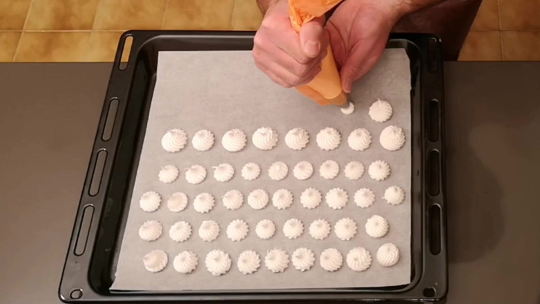 Cicci77: Cicci77 membuat koleksi sperma terakhir dan menyediakan meringues baru!