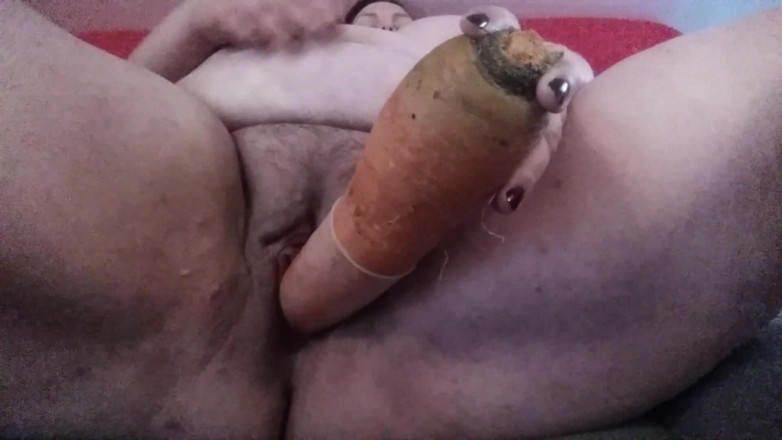 Dirty Jade: Fucked with huge carrots till squirting
