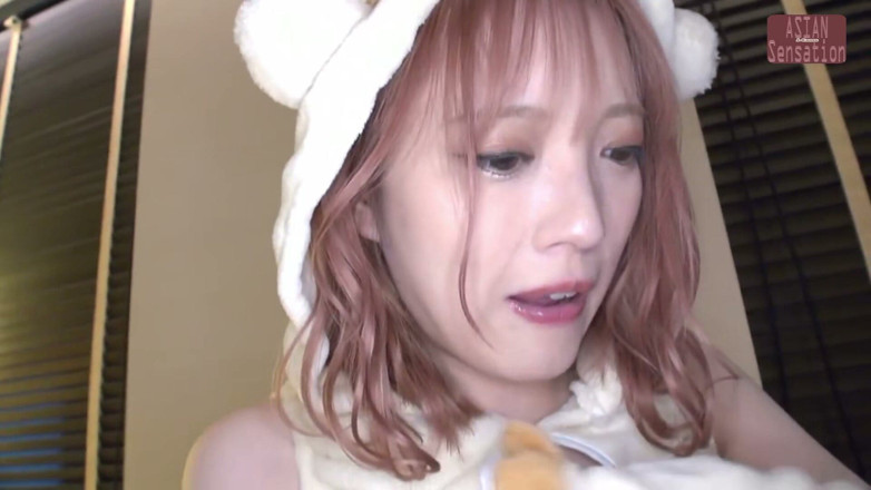 J-Cams: 小柄な女の元恋人との最後のセックス - ピーチのお尻とワイルドなオーガズム