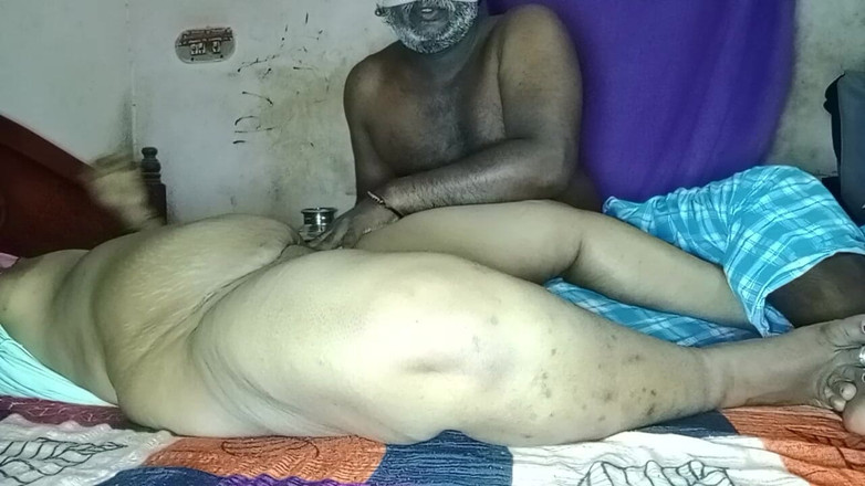 Tamil Anti Uma: 村でおばさんと楽しく過ごしていました