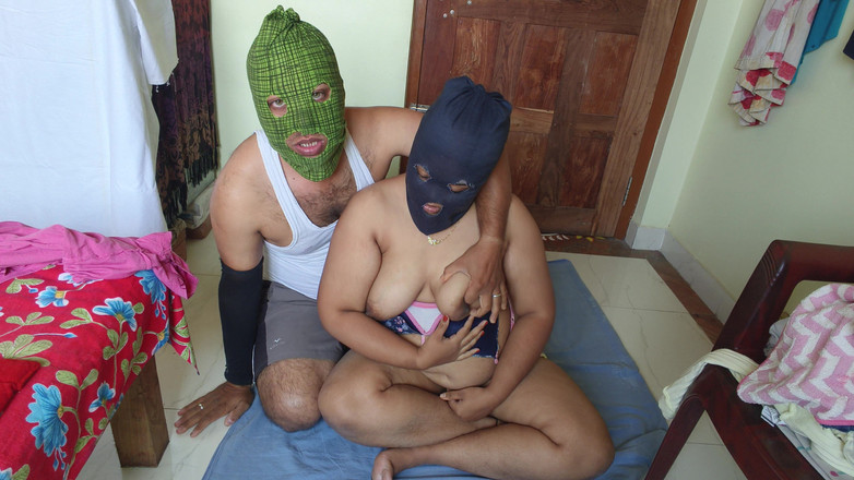 Hotty Mona: 집에서 촬영한 영상 섹스하는 인도녀