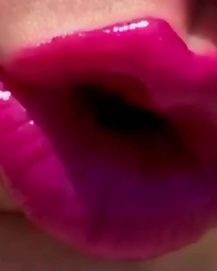 CindieLove: Thong dan buttplug pink seksi di luar ruangan! Booty Shorts...