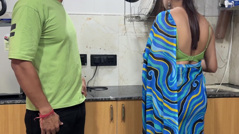 Hornycouple149: Madrasta toma a pílula errada e acaba dando a ela...