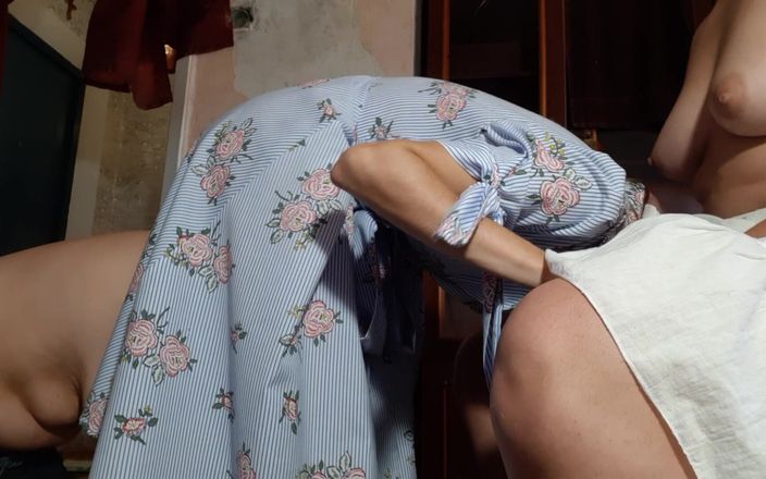Lesbian-illusion: Fete care ling - iluzie lesbiană