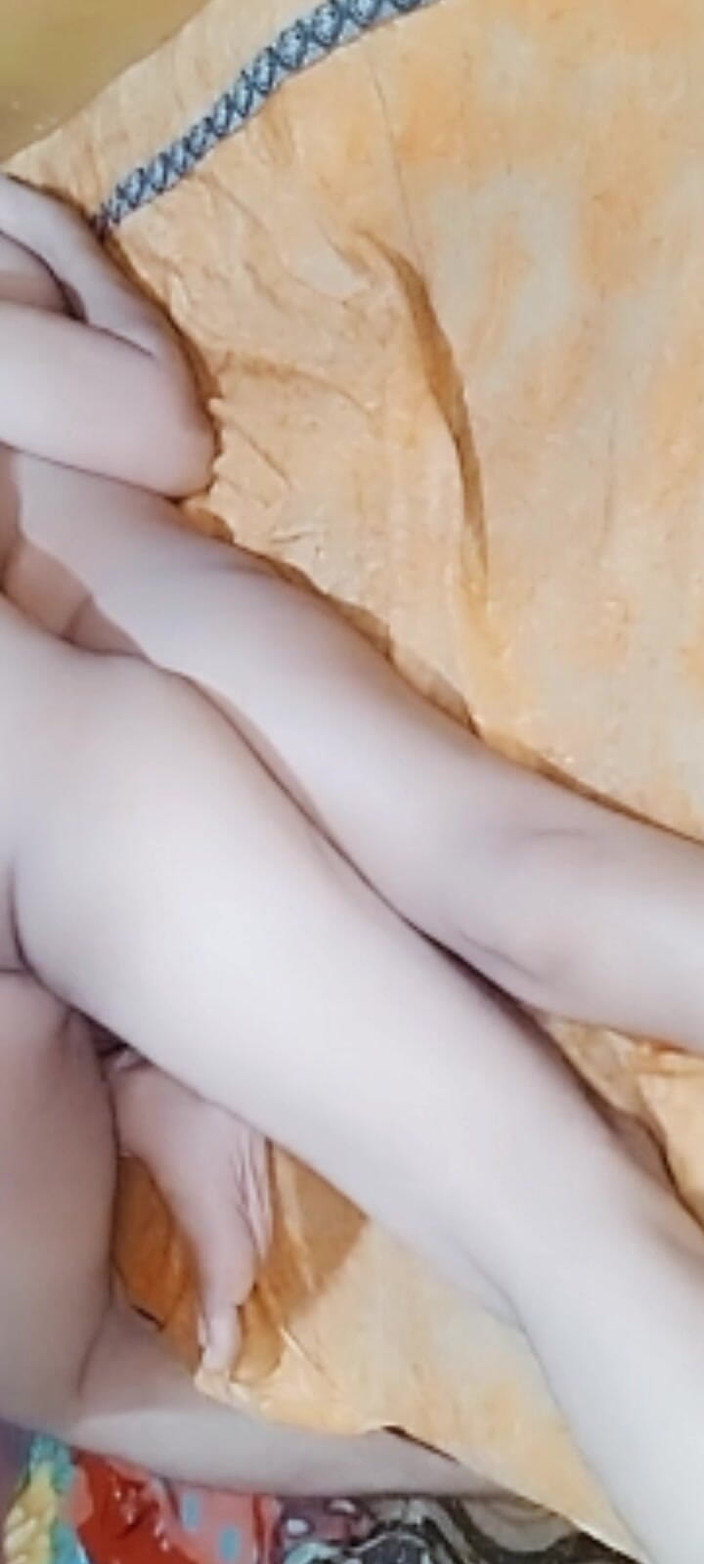 Rajdelhi97: Video rekaman seks tante seksi india ki lagi asik sama...