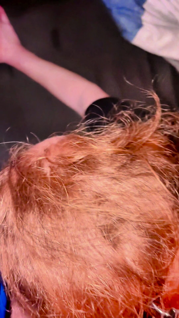 Chester Van Name: 발에 오럴을 하고 크림 파이로 후배위 따먹는 핫한 빨간 머리 마누라