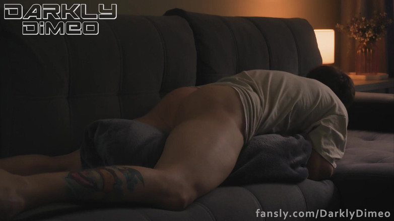 Cool Body: Lo stallone parlante sporco sogna di speronare la tua figa...