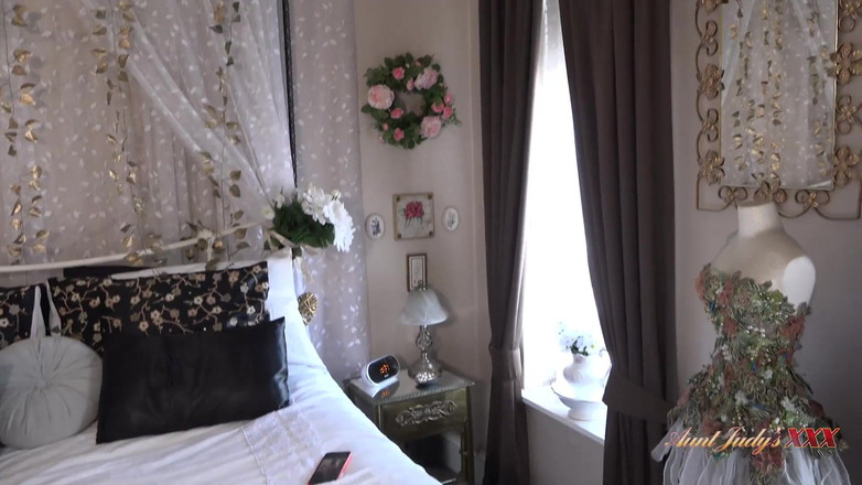 Aunt Judy's XXX: AuntJudysXXX - Busty Mature BBW Stepmom Rachel catches her Stepson looking...