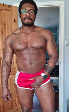 Amadeus: Red Shorts Big