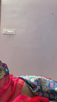 Omg! Seorang wanita muda sendirian di rumah saat suaminya pergi dan melihat apa yang terjadi selanjutnya