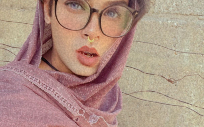 Apple00001: I Peed on Me part 2| Open Hall for Peeing | Training