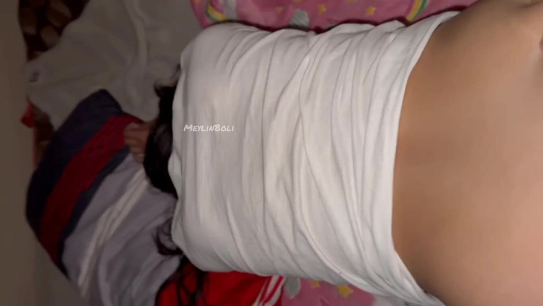 MeylinBoli: Casting di una ragazza innocente di 18 anni il gran culo...